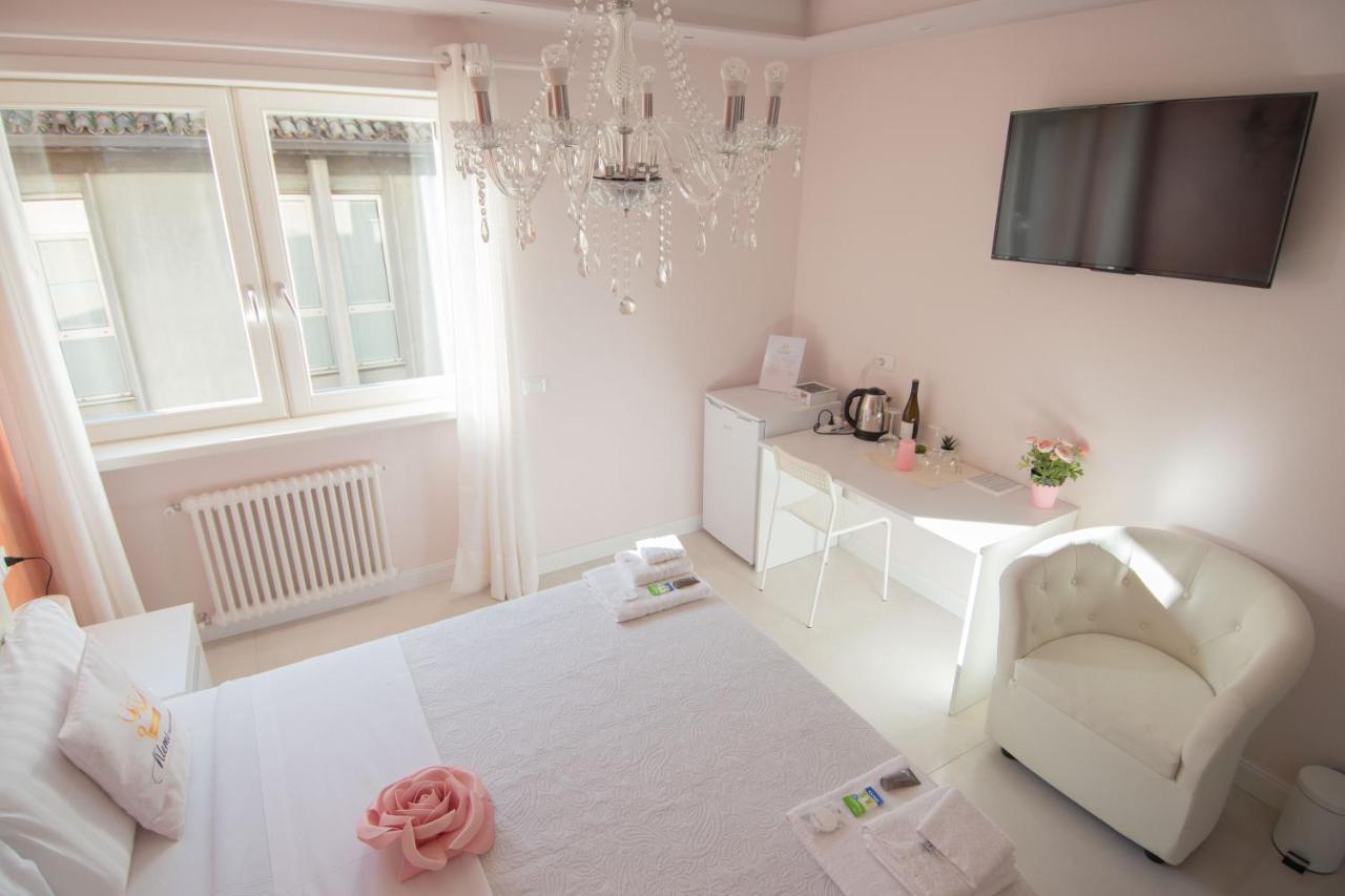 Klemi, Rooms In Old Town Dolomia Best Home Check In Automatico เตรนโต ภายนอก รูปภาพ