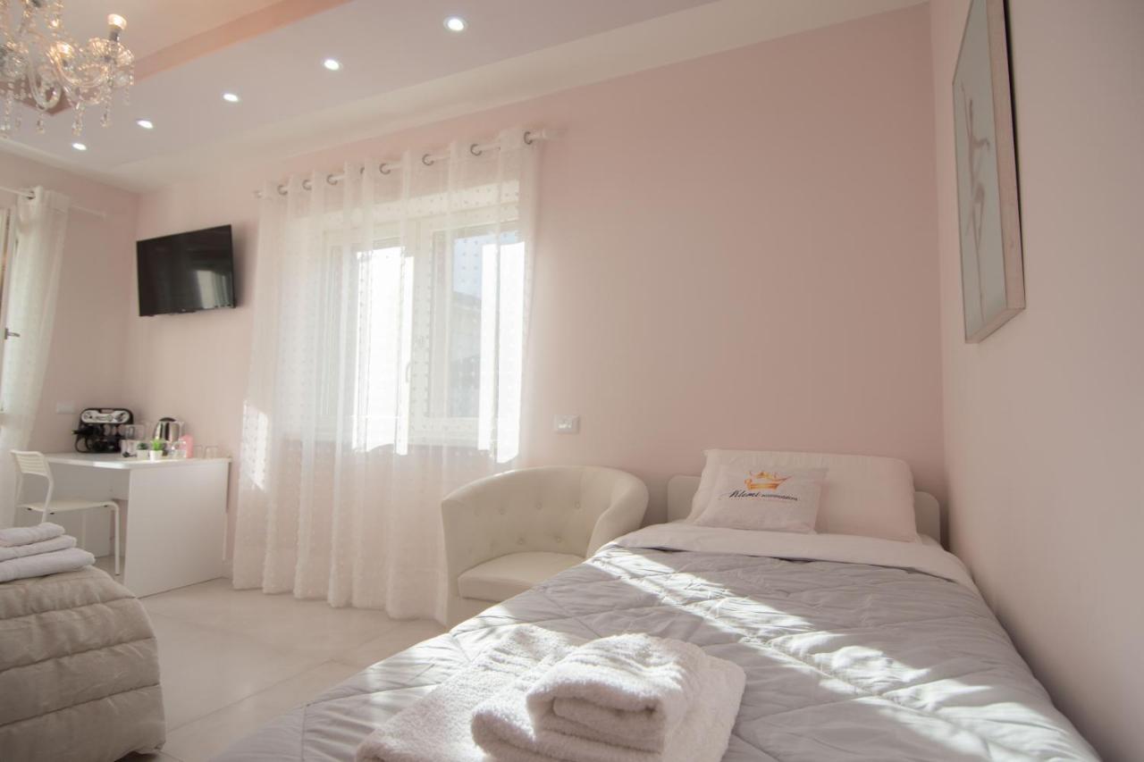 Klemi, Rooms In Old Town Dolomia Best Home Check In Automatico เตรนโต ภายนอก รูปภาพ
