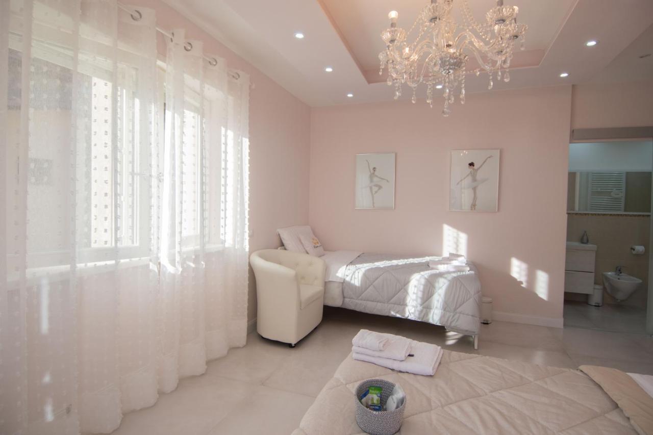 Klemi, Rooms In Old Town Dolomia Best Home Check In Automatico เตรนโต ภายนอก รูปภาพ