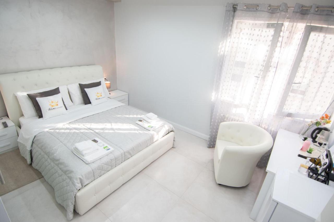 Klemi, Rooms In Old Town Dolomia Best Home Check In Automatico เตรนโต ภายนอก รูปภาพ